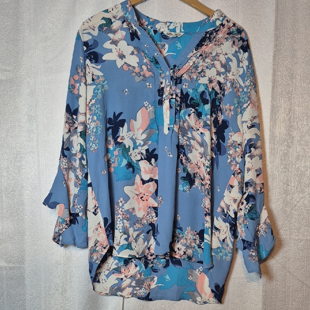 The Pioneer Woman Blue Floral Blouse